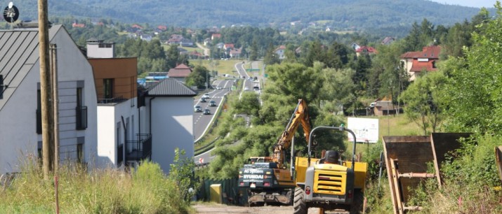 Ruszyły prace na drodze gminnej na Piłogrzebiet w Głogoczowie 