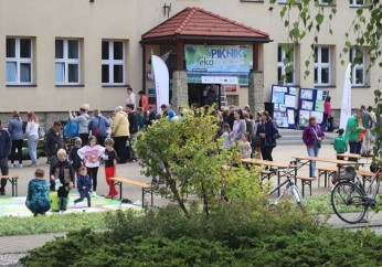 Mieszkańcy Myślenic wymienili odpady na sadzonki podczas Pikniku Ekologicznego