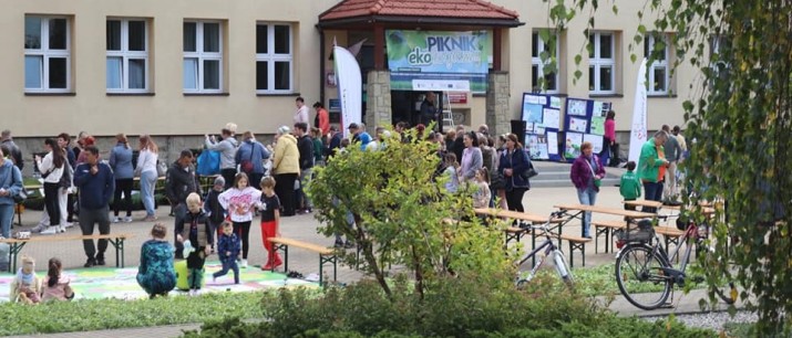 Mieszkańcy Myślenic wymienili odpady na sadzonki podczas Pikniku Ekologicznego