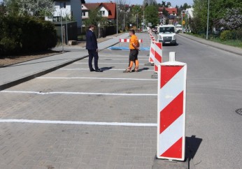 Nowe przejścia dla pieszych i miejsca parkingowe przy skrzyżowaniu ul. Solidarności z Dunin-Brzezińskiego