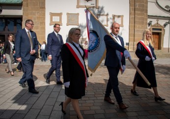 Nowy sztandar na Jubileusz 150-lecia myślenickiej `Jedynki`