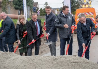 Łopaty wbite, rozpoczęto gruntowną przebudowę drogi północnej w Jaworniku! 